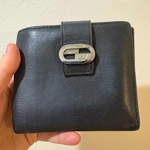 Gucci Dark Leather Wallet with Silver Clasp - Picture 1 of 8